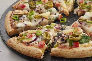 Domino's Spicy Veg Supreme Pizza